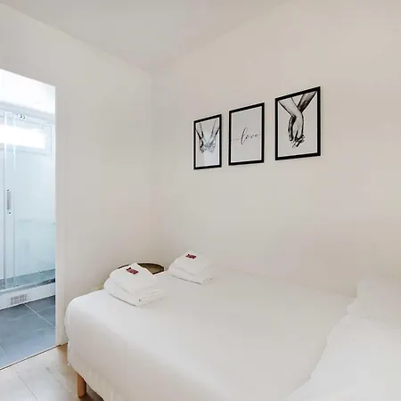 1bdr 3p Balcony - St Maur Voltaire * Parigi