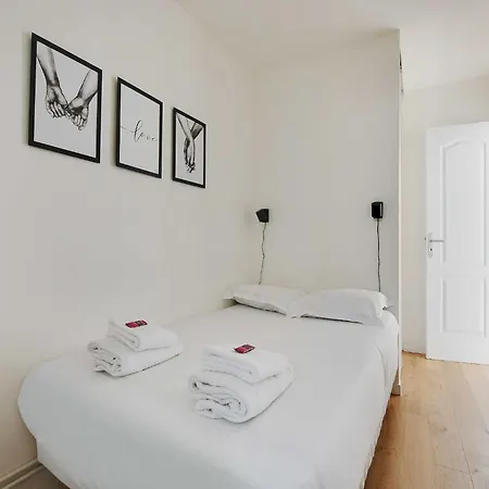 1bdr 3p Balcony - St Maur Voltaire